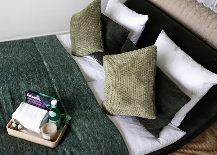 Riverside Hygge By Booklapland * רובניימי